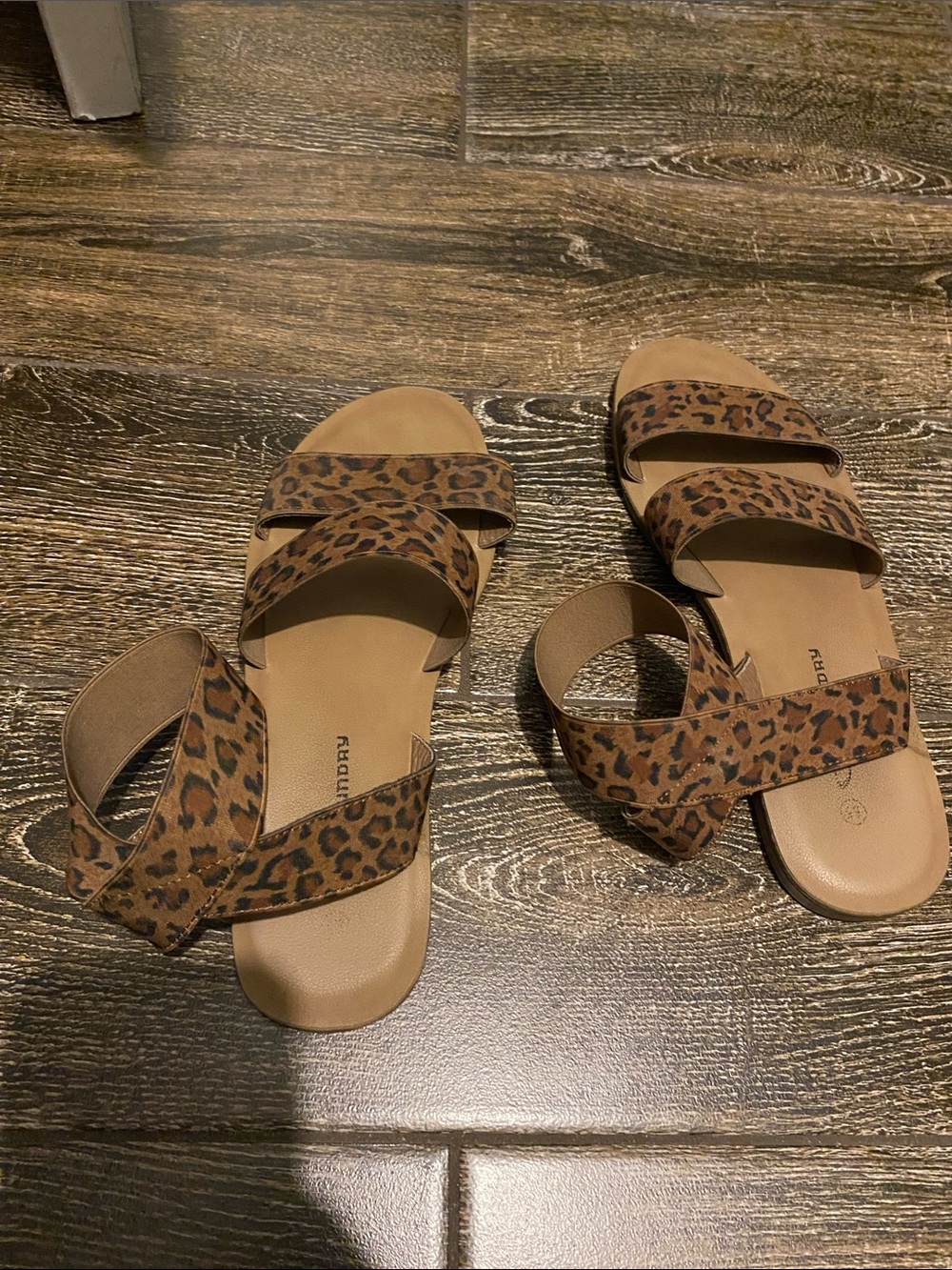 Women ankle strap sandals